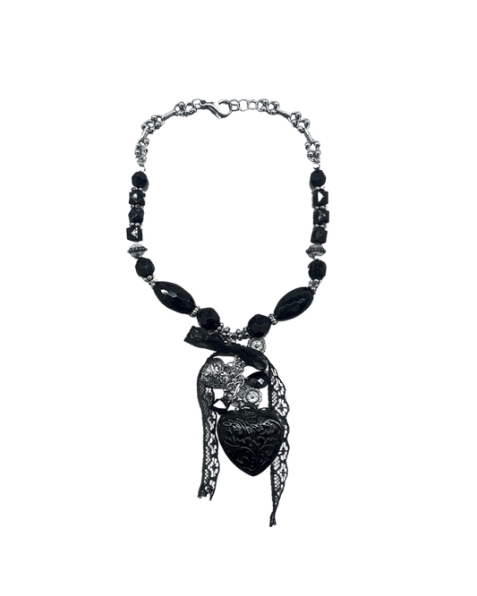 PERLES RARES - COLLIER PERLES DENTELLES & COEUR NOIRS